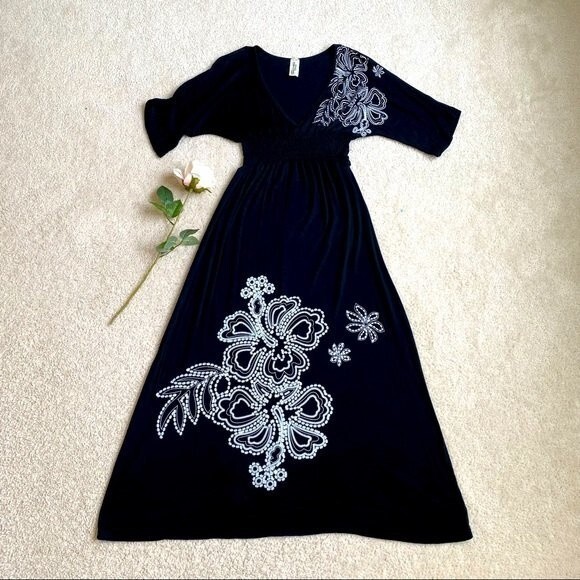 Black Floral Hawaiian Maxi Dress Womens Small White Flowers Cover-up - Picture 2 of 11